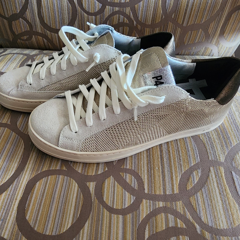 P448 White and Gray Sneakers | *Brand NEW!! | SZ:9